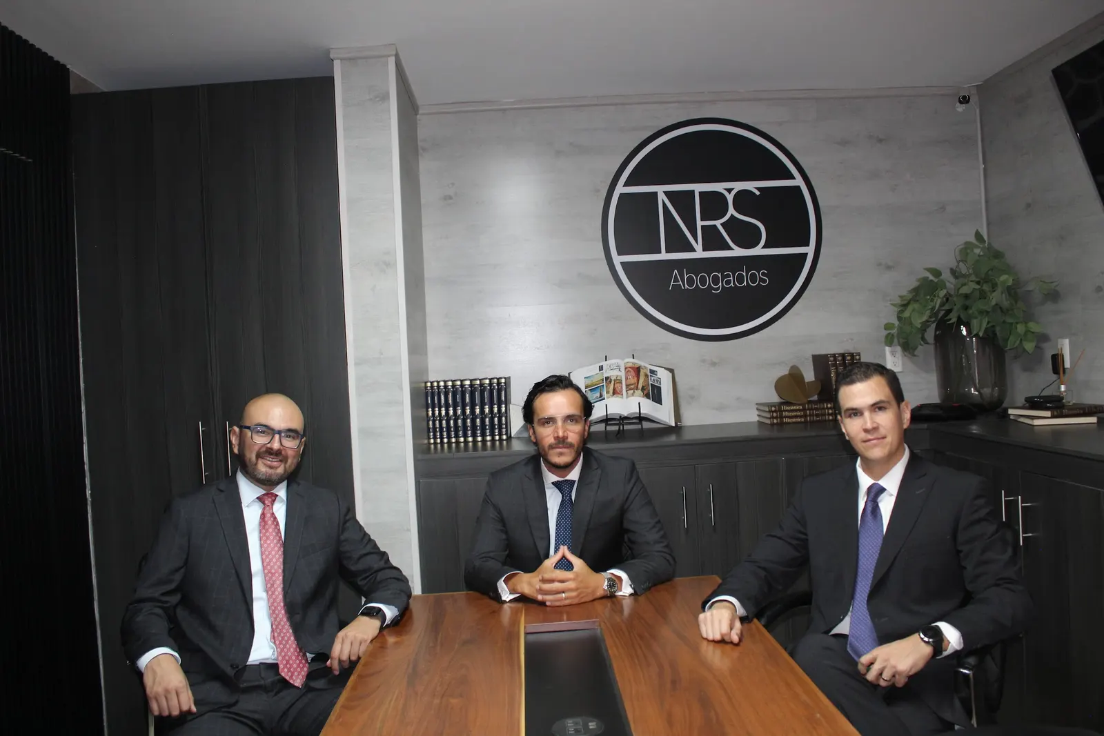 Asesoría legal en compra, venta y fusión de empresas